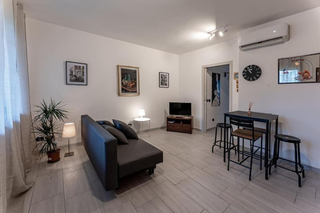 Ferienwohnung La Stella Del Lago Arona Exterior foto