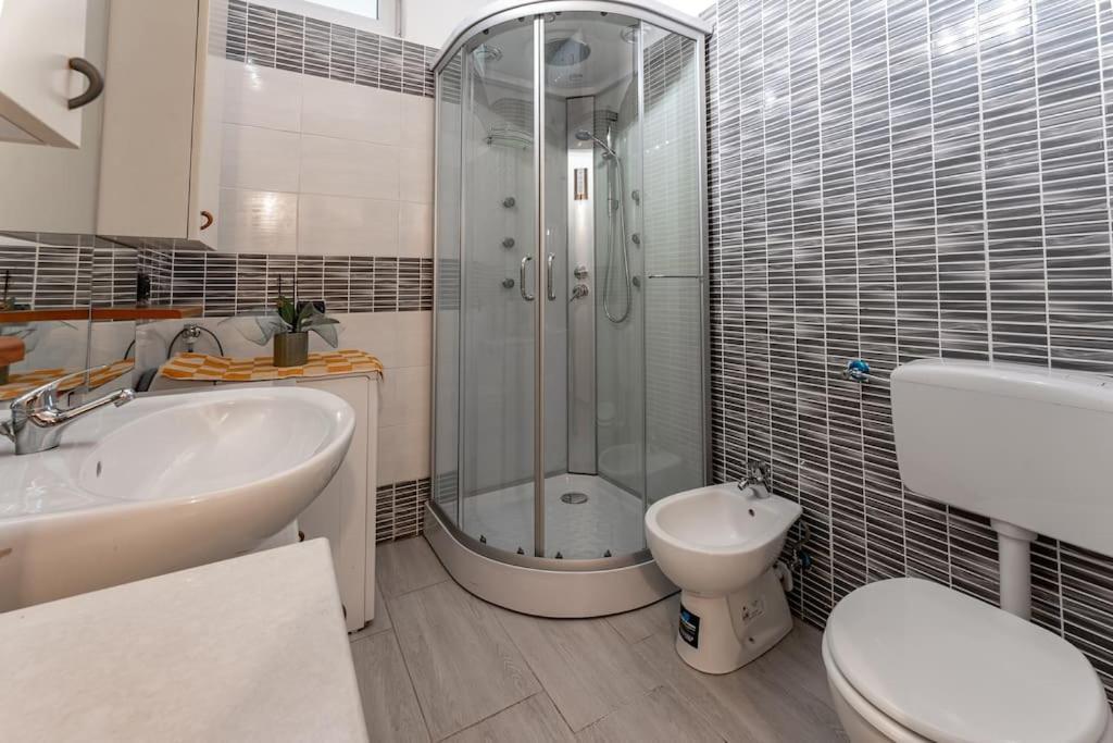 Ferienwohnung La Stella Del Lago Arona Exterior foto