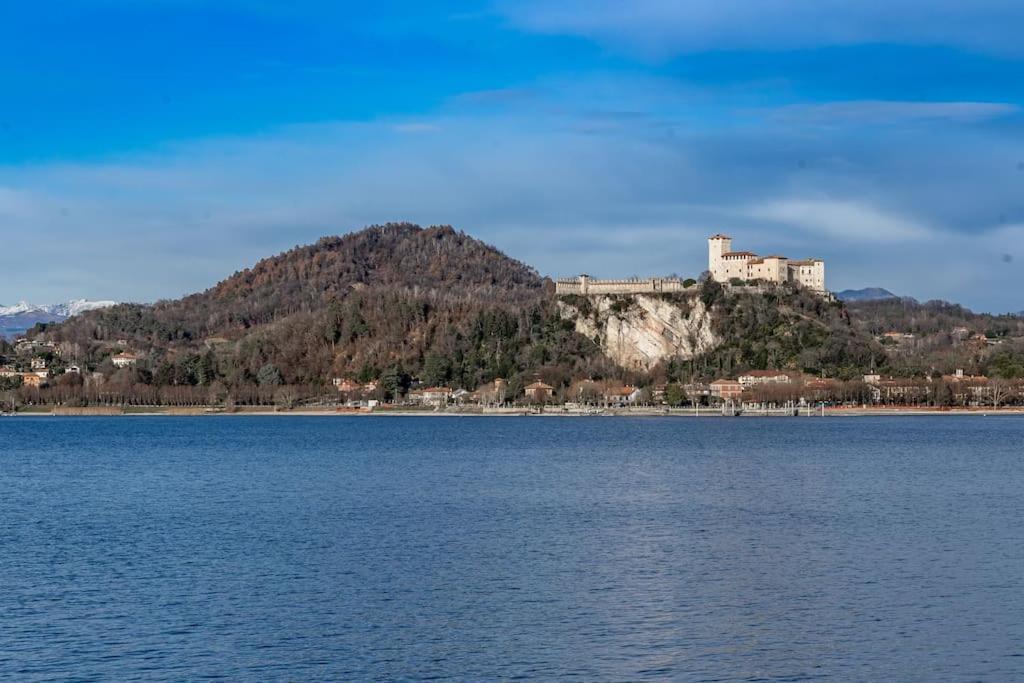 Ferienwohnung La Stella Del Lago Arona Exterior foto